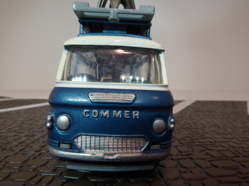 Illustration for article titled LaLD Car Week -Â Thursday on the Thames: Commer Camera Van